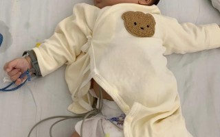 新生儿14天嗓子像有痰是正常现象吗？需要怎么处理？