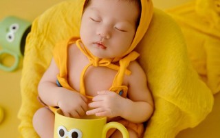 新生儿多少天能看清世界？