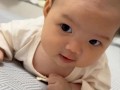 新生儿刚出生就会抬头？这背后是本能还是另有原因？