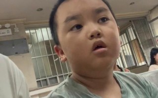 两岁自闭症儿童有哪些典型表现？家长该如何早期识别与干预？