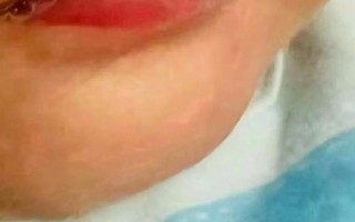 新生儿吐泡泡是正常现象吗？