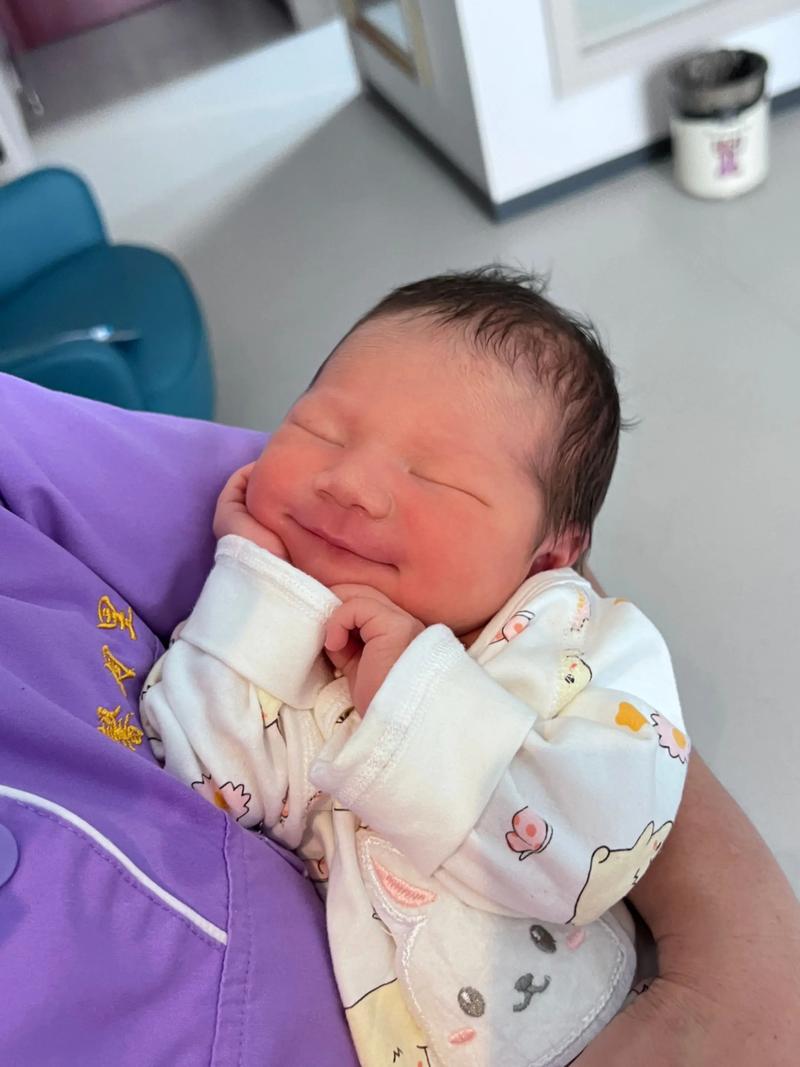 新生儿睡笑是梦还是反应？-第3张图片-郑州医学网