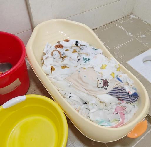 新生儿衣服用什么洗最安全?-第1张图片-郑州医学网 新生儿衣服用什么洗最安全?-第1张图片-郑州医学网