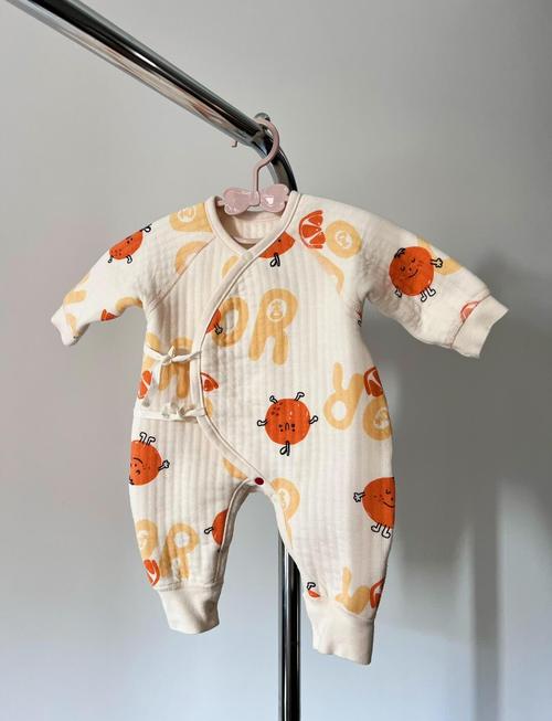 新生儿连体衣分体衣，哪种更适合宝宝？-第3张图片-郑州医学网