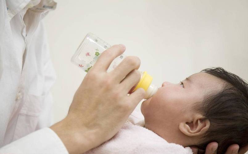 新生儿母乳加奶粉喂养，如何科学配比才不会伤肠胃？-第1张图片-郑州医学网