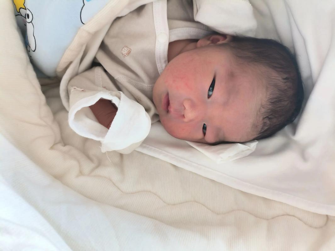 医院新生儿图片大全，这些照片是如何拍摄与使用的？涉及哪些隐私保护措施？-第1张图片-郑州医学网