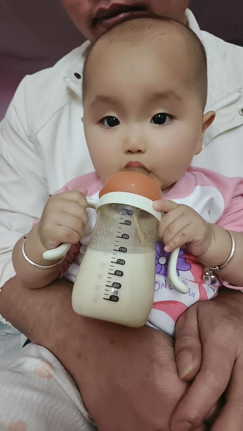 新生儿喝奶喝两个小时-第3张图片-郑州医学网