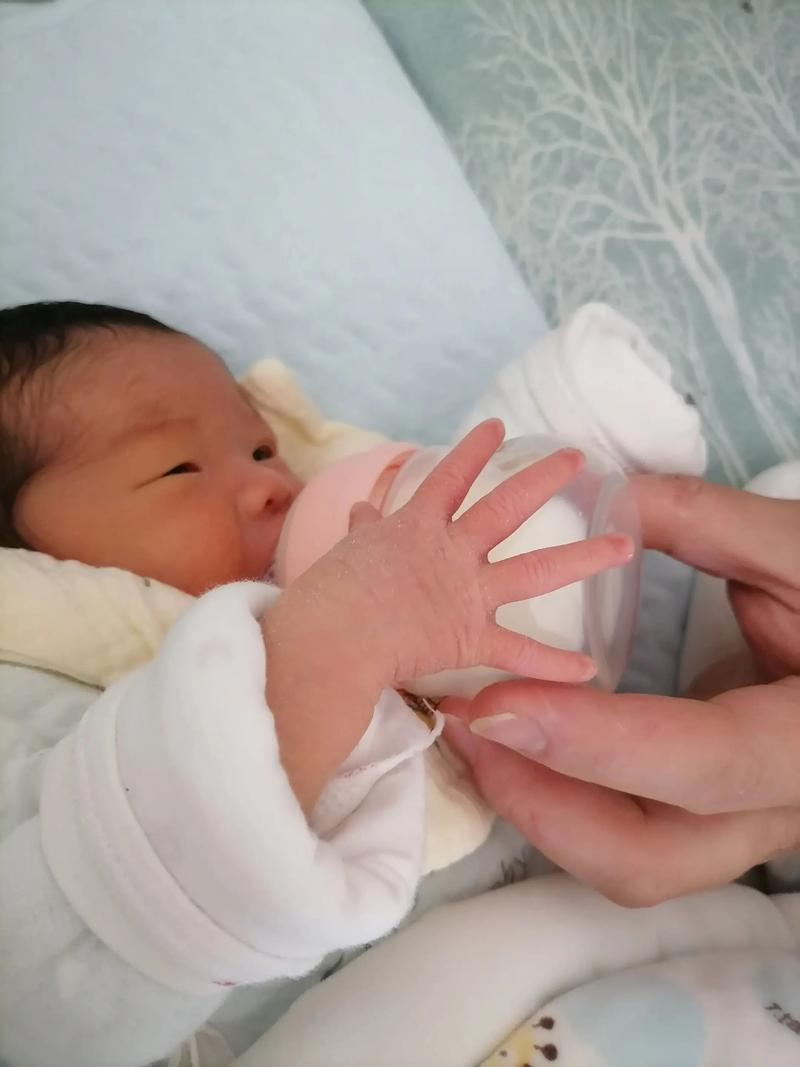 新生儿喝奶喝两个小时-第2张图片-郑州医学网