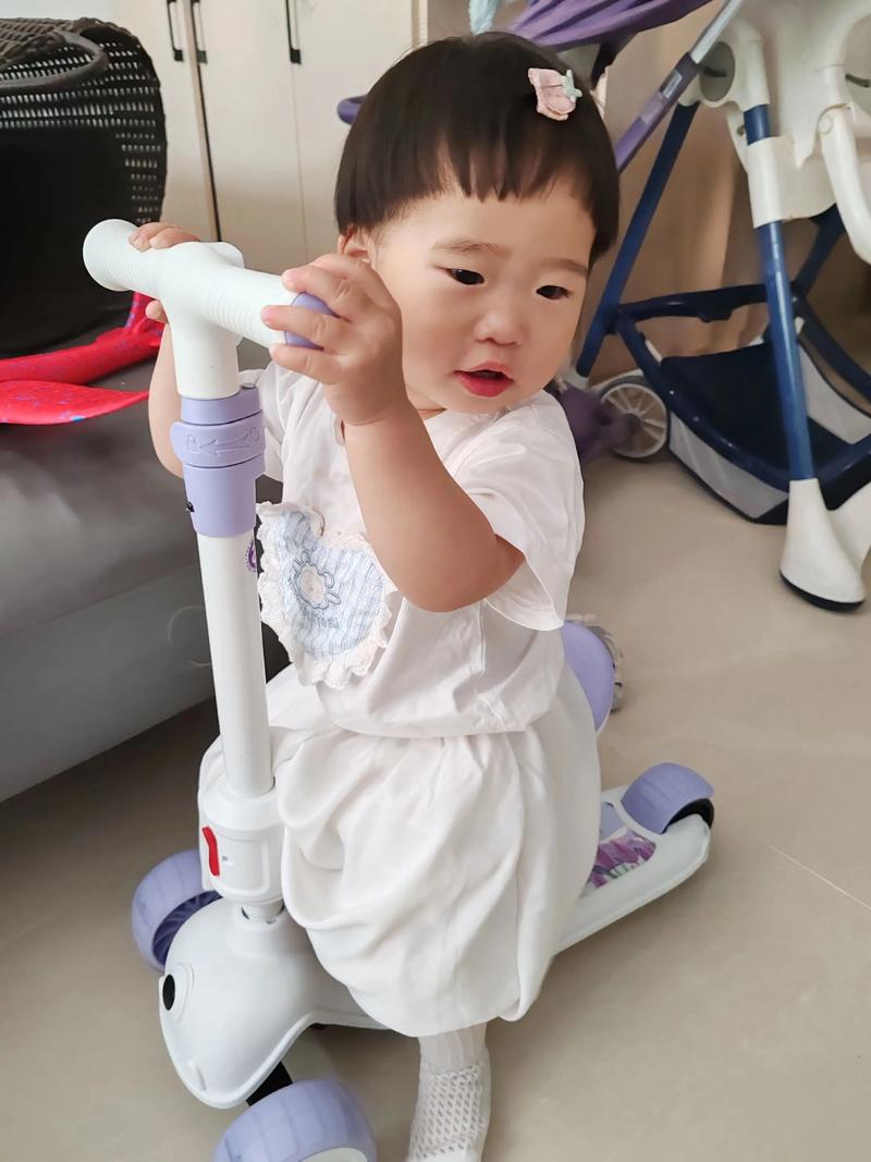 儿童蘑菇头怎么扎才好看?有没有简单易学的步骤和发型灵感?-第1张图片-郑州医学网 儿童蘑菇头怎么扎才好看?有没有简单易学的步骤和发型灵感?-第1张图片-郑州医学网