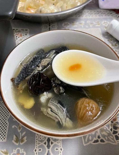 怀孕期间喝乌鸡汤真的安全吗？有哪些注意事项需要了解？-第2张图片-郑州医学网