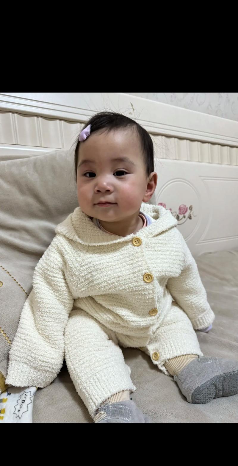 新生儿眼睛额头红点是湿疹还是血管瘤？需要就医吗？-第2张图片-郑州医学网