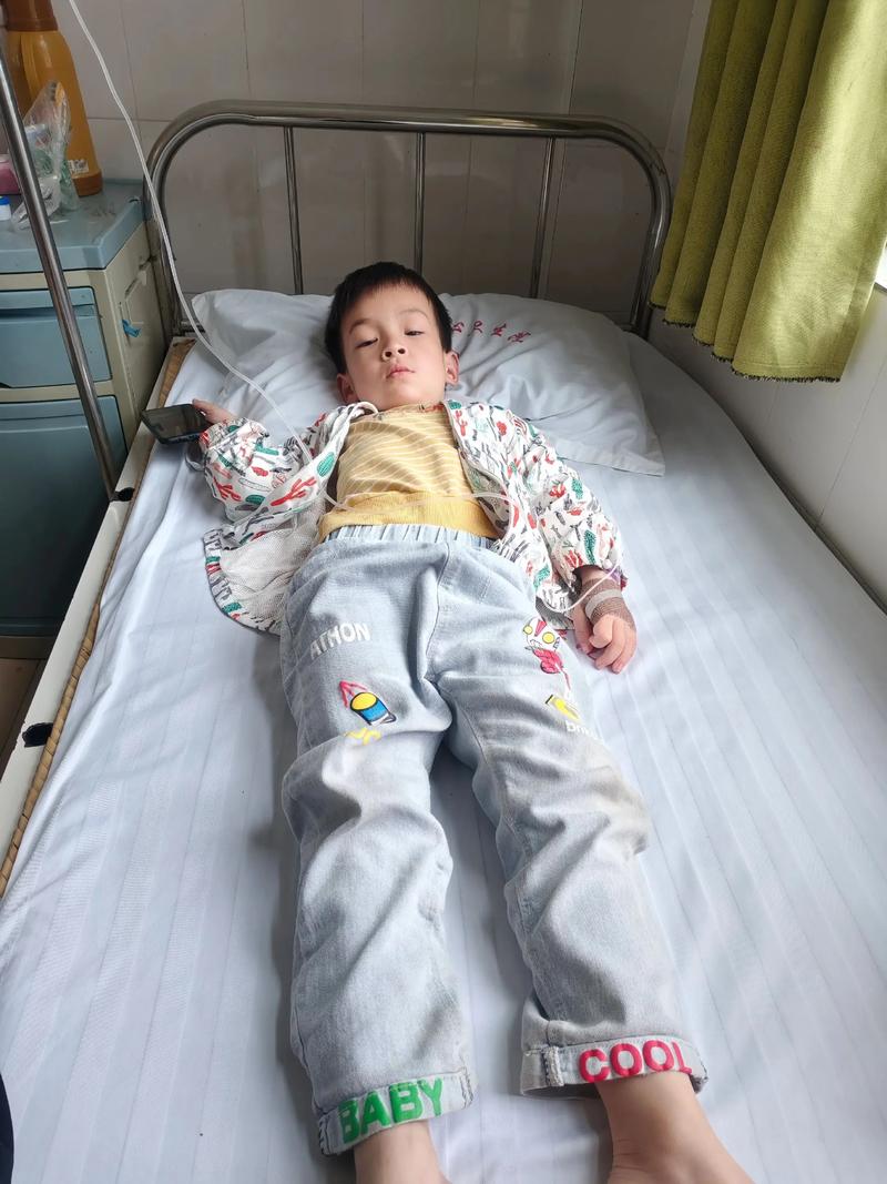 儿童嗓子化脓到底几天能好？家长该如何科学护理加速恢复？-第3张图片-郑州医学网