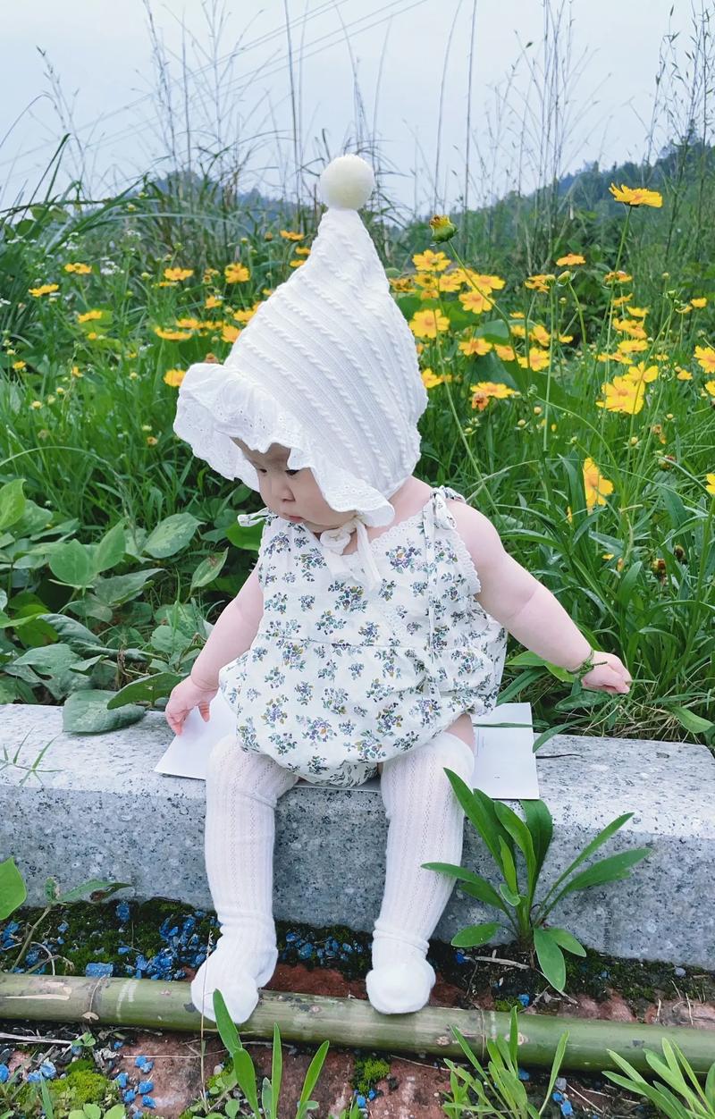 7月新生儿穿衣指南,轻薄透气是关键,如何选对材质与尺码?-第1张图片-郑州医学网 7月新生儿穿衣指南,轻薄透气是关键,如何选对材质与尺码?-第1张图片-郑州医学网