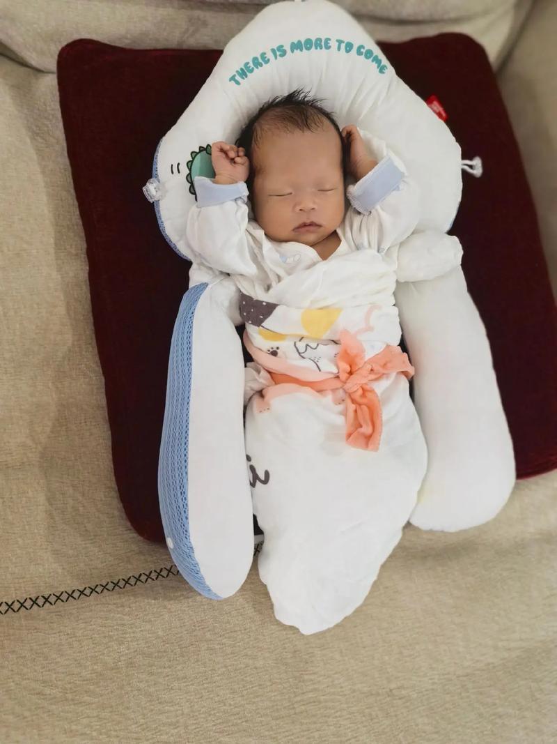 新生儿为何天生呈现三角嘴形状？是发育特征还是异常信号？-第2张图片-郑州医学网