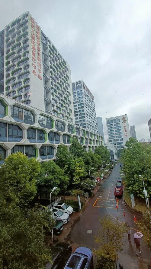 杭州儿童医院哪家综合实力强？儿科专家、设备、口碑怎么选？-第1张图片-郑州医学网