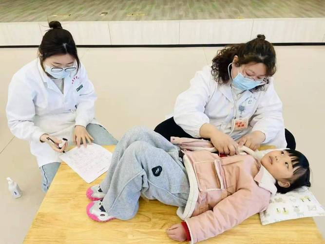 儿童保健科具体包含哪些检查项目？不同年龄段检查重点有何差异？-第2张图片-郑州医学网