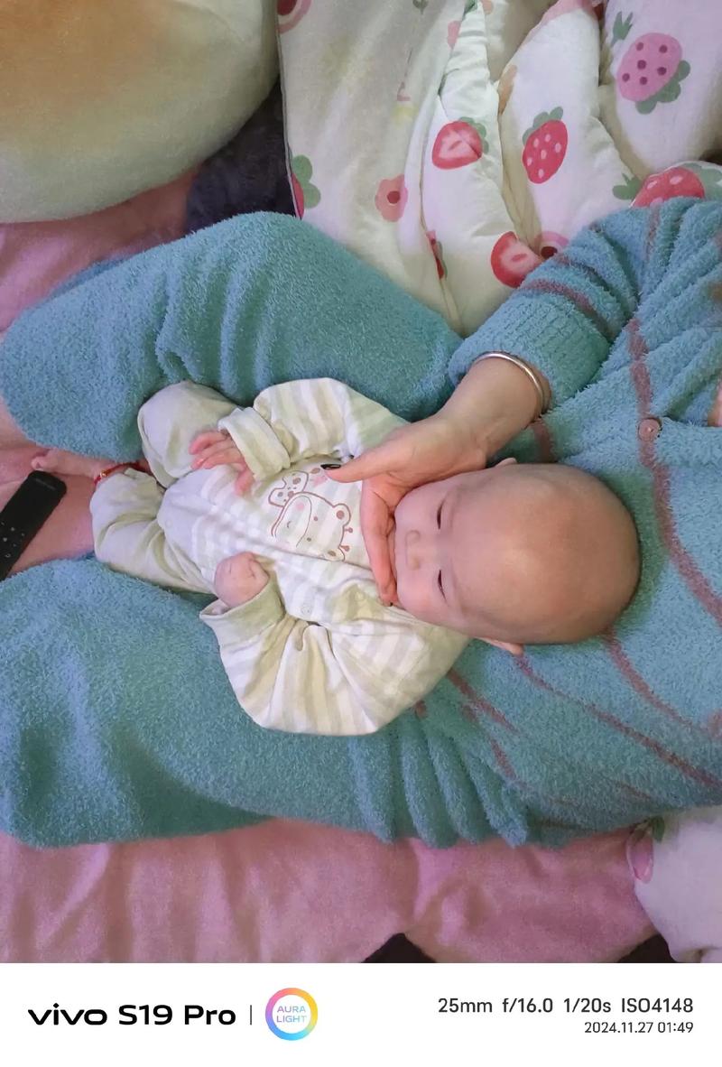 十几天新生儿不爱睡觉,是正常生理现象还是健康信号?-第1张图片-郑州医学网 十几天新生儿不爱睡觉,是正常生理现象还是健康信号?-第1张图片-郑州医学网